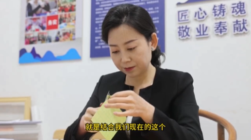 慶陽(yáng)市民間布貼畫(huà)藝術(shù)代表性傳承人 李慶英：深化創(chuàng)新，讓布貼畫(huà)煥發(fā)新的生機(jī)